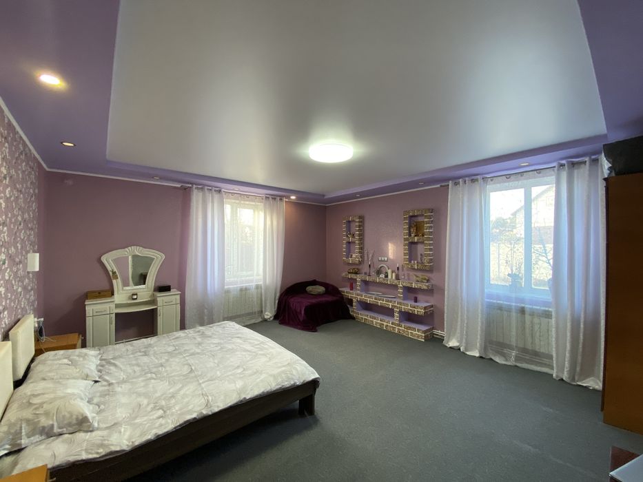 Будинок з газом, свіжий ремонт. Ділянка 40 соток!