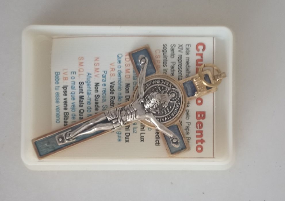 Medalha e cruz de São Bento