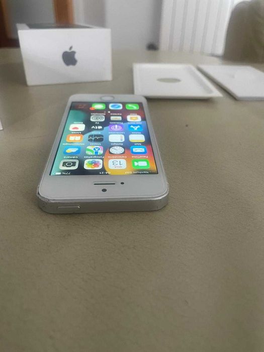 Iphone SE 16GB  Cinzento Sideral 2016 DESBLOQUEADO"