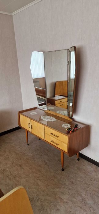 Stara sypialnia szafa komoda z lustrem łóżko z 2 szafkam