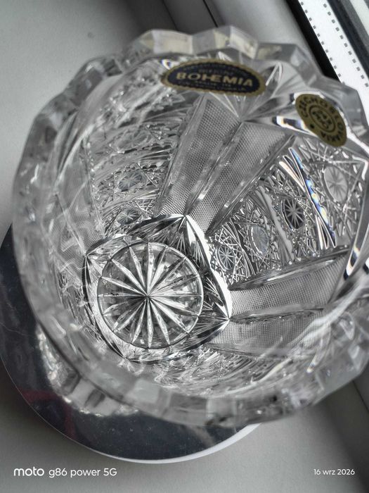BOHEMIA Czechoslovakia – sygnowany kryształowy wazon 24% PbO – 15 cm