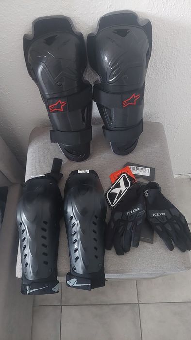 Equipamento Motard / Proteção Novo
Vendo conjunto de proteção ideal para motards, composto por:
Joalheiras
Cotoveleiras tamanho S
Luvas