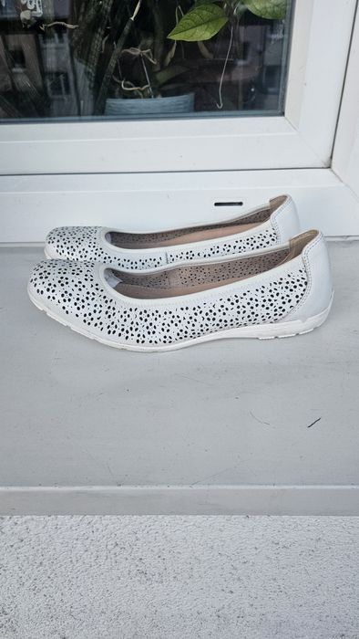 Baleriny ażurowe Caprice roz 39