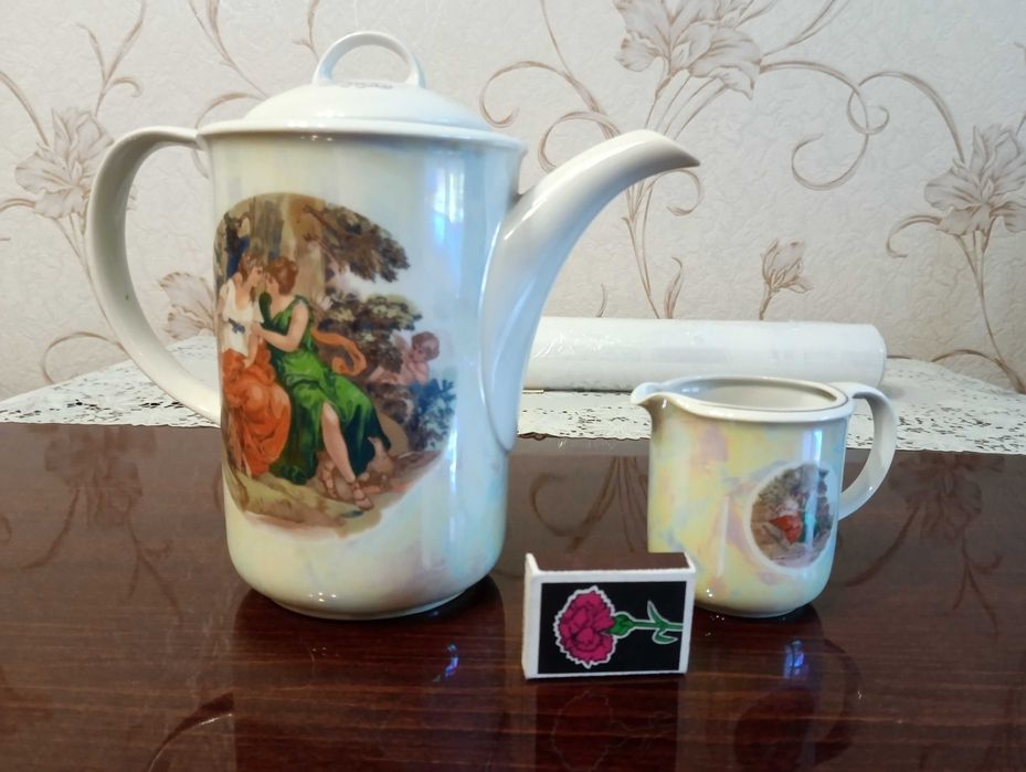 Чайник с молочником от сервиза «Мадонна», с клеймом JLMENAU, ГДР