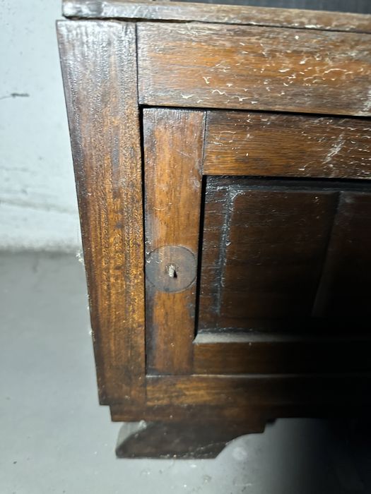 Mesa cabeceira antiga