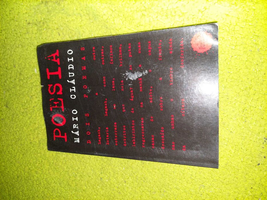 Diferentes livros e autores