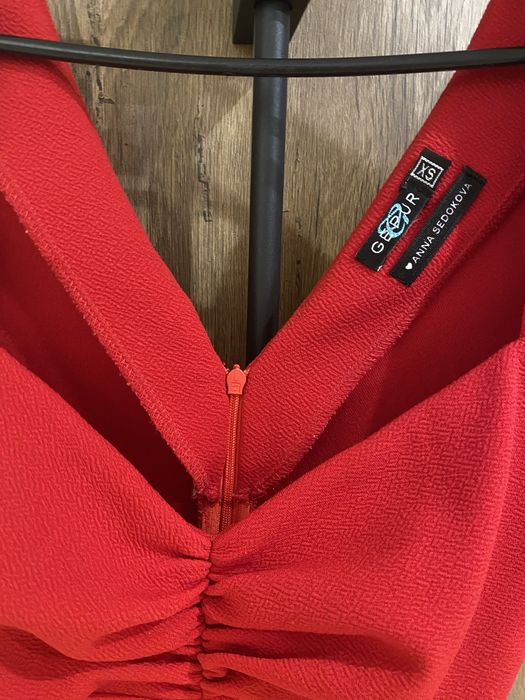 Шикарне плаття-футляр