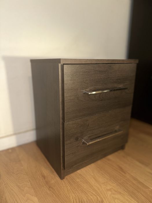 Mesa de Cabeceira Nova