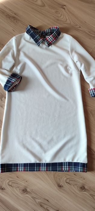 Elegancka grubsza sukienka biała z kołnierzykiem w kratkę rozmiar S