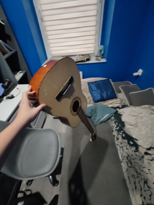 Gitara klasyczna bez jeden struny