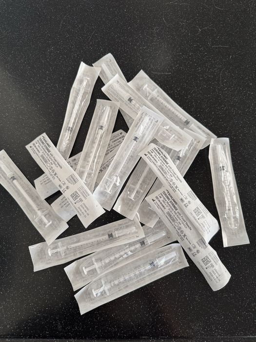 50 sztuk Strzykawki insulinowe tuberkulinowe z wtopioną igłą 1ml 0.33x12mm