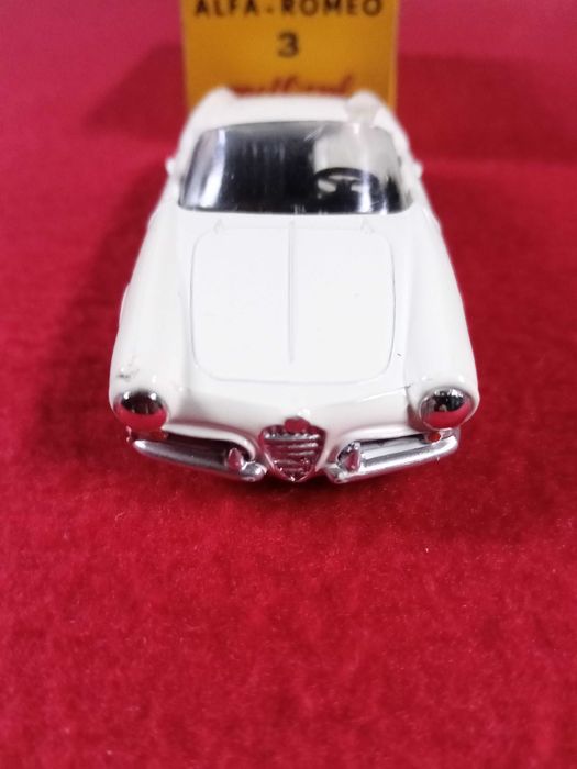 1/43 Alfa Romeo Giulietta Spider - Metosul
