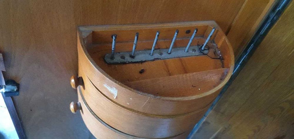 Классика швейная ножная машинка с тумбой на колёсиках Запорожье