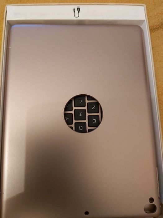 Etui z klawiaturą do IPoda