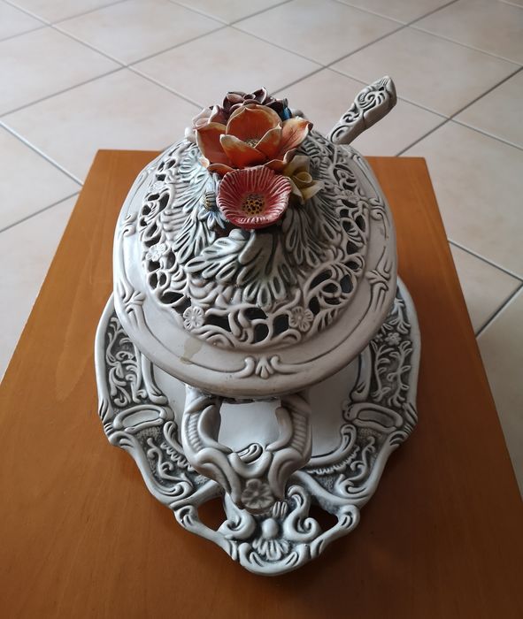 Louça decorativa terrina antiga