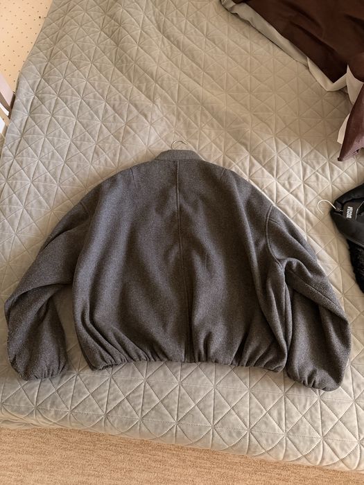 Сірий бомбер куртка Zara