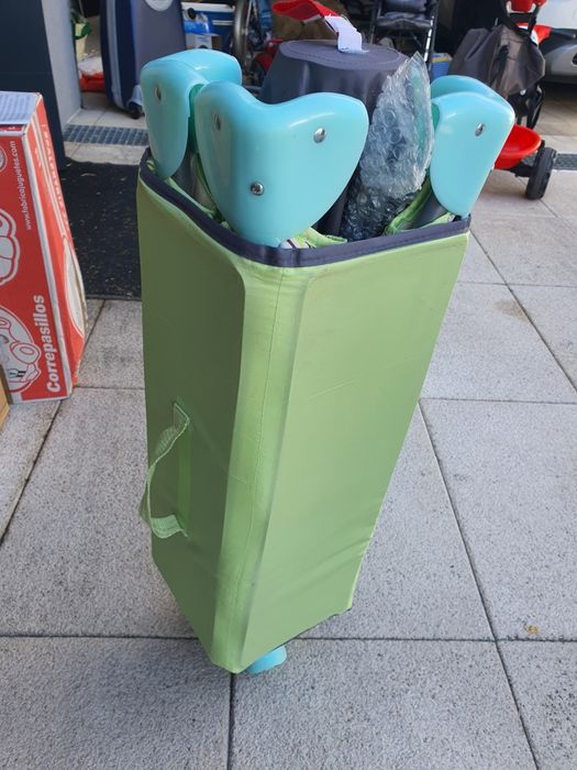 Parque de viagem da zobo  para crianças