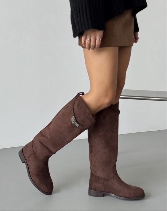 замшеві трендові чоботи