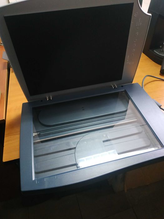 Рабочий сканер Mustek BearPaw 2400 CU Plus