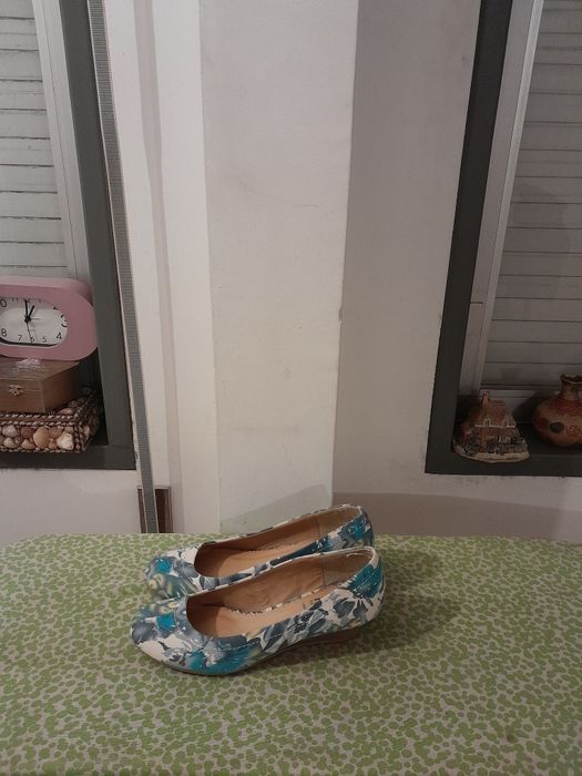 Vendo Sapatos de Senhora EMILIO LUCA muito bonitos como novos