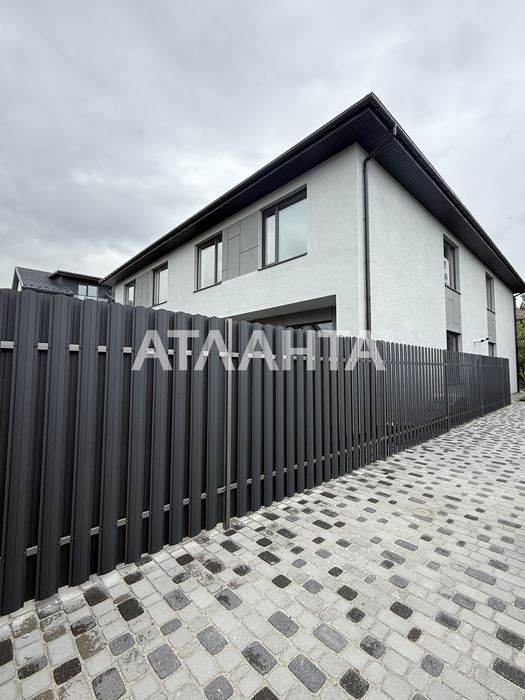 Продаж квадрексу в центрі Вишневого. Богдана Хмельницького.