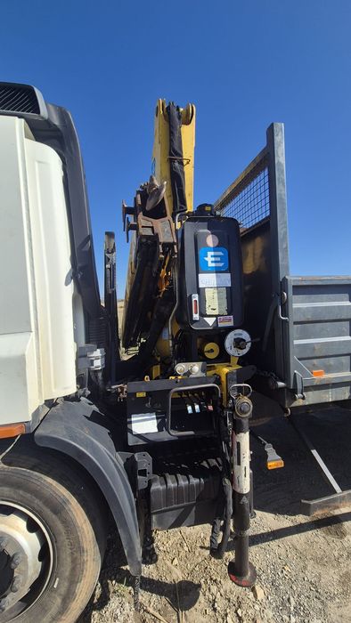 Daf CF 250 com grua