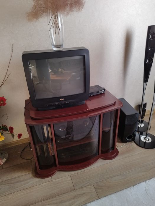 Тумба під телевізор