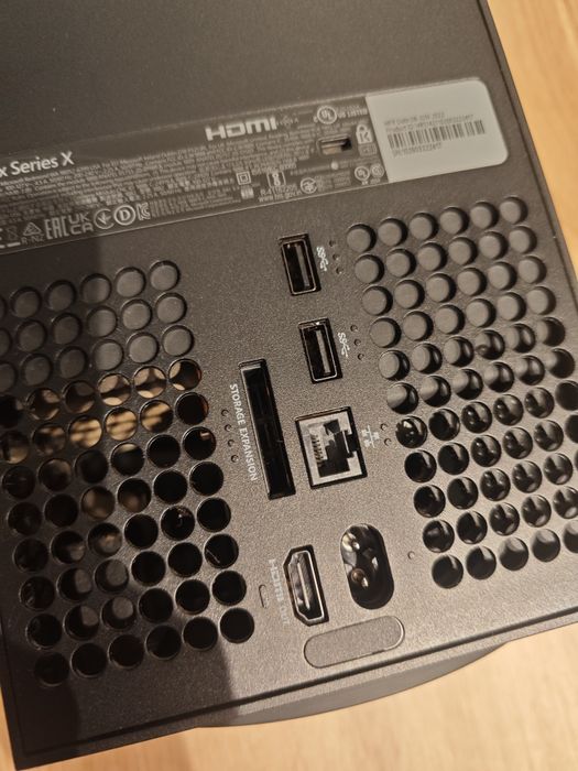 Konsola Xbox Series X 1 TB SSD pełen komplet + gra