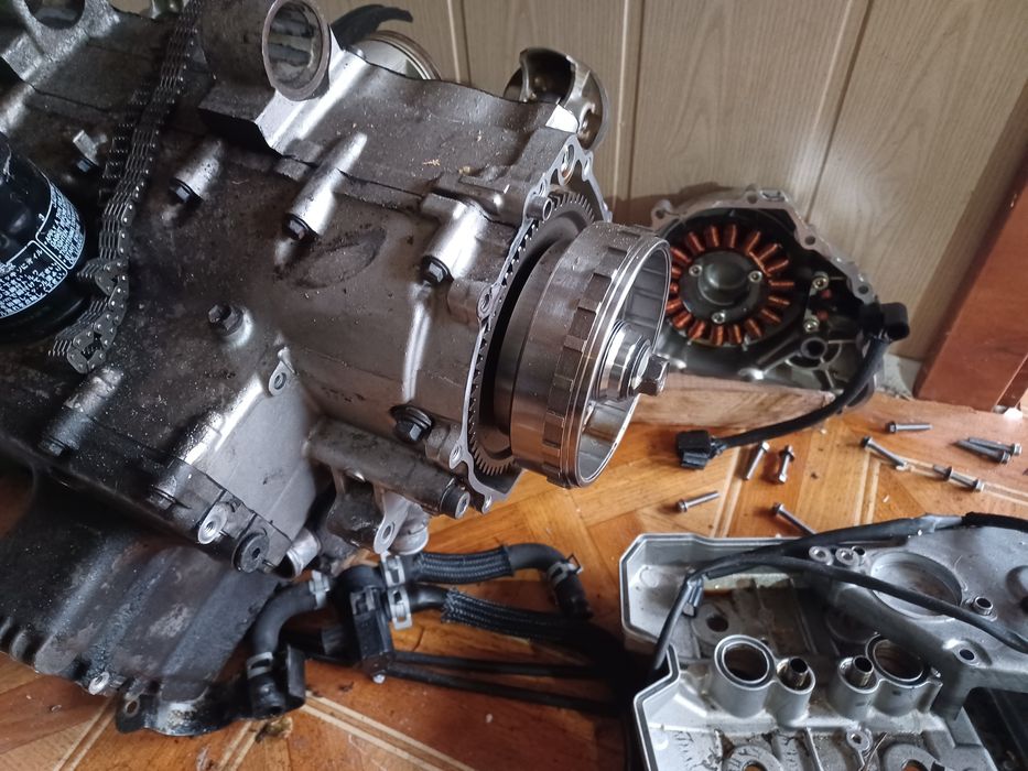 Silnik czesci  bandit 650 gsx650f