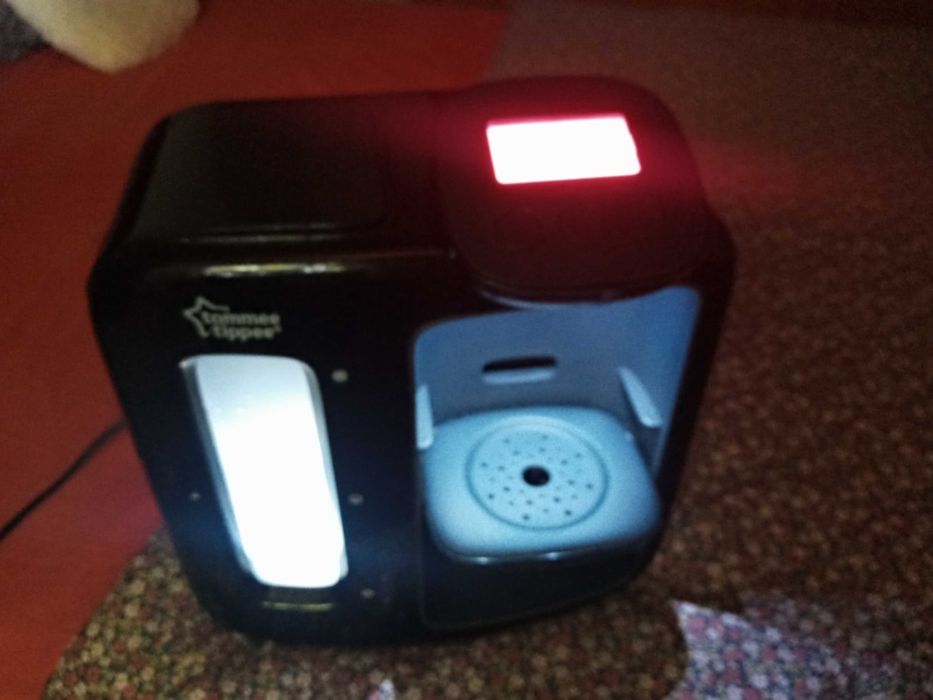 TOMMEE TIPPEE preparador de biberao como novo