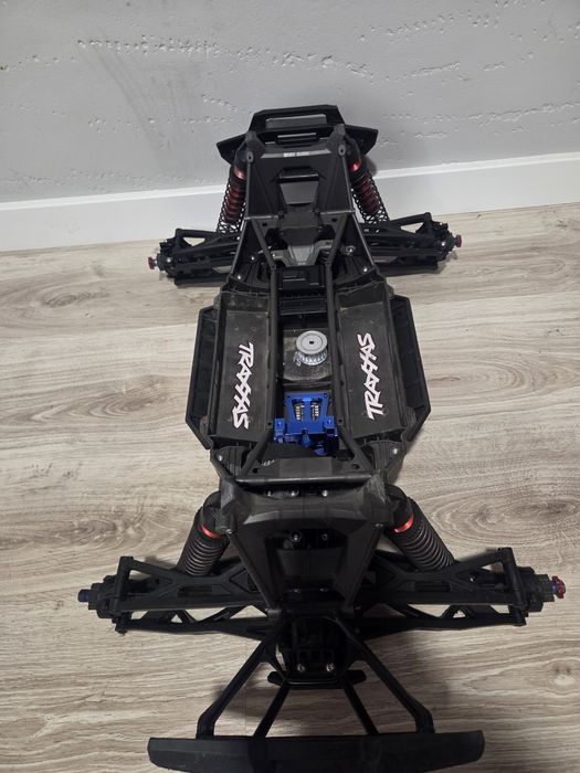 Traxxas xmaxx 8s podwozie