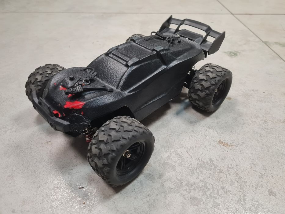 Zdalnie sterowany samochód 4x4 36km/h bardzo wytrzymały wzmocniony