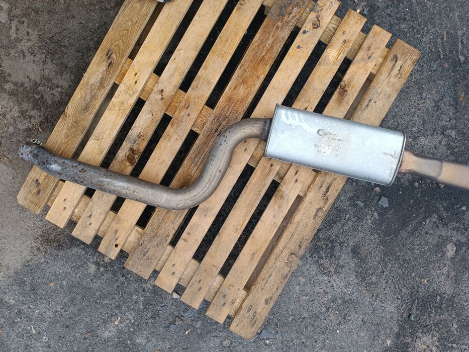 Вихлопна bmw f10 n20b20 вихлопна труба бмв ф10 глушник bmw f10