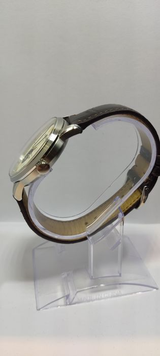 *93* 
Zegarek męski Zeppelin Flatline