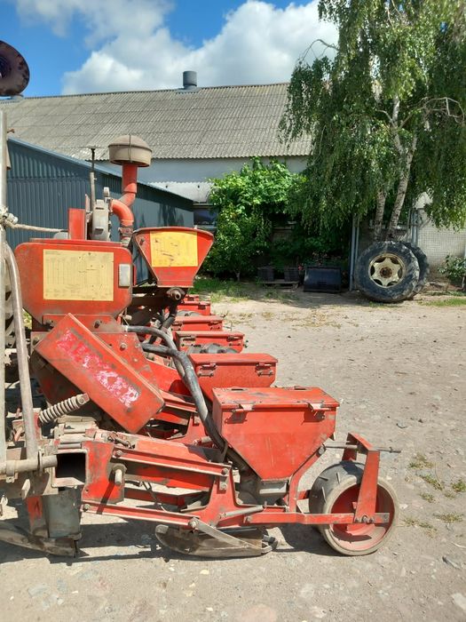 Siewnik do kukurydzy Becker