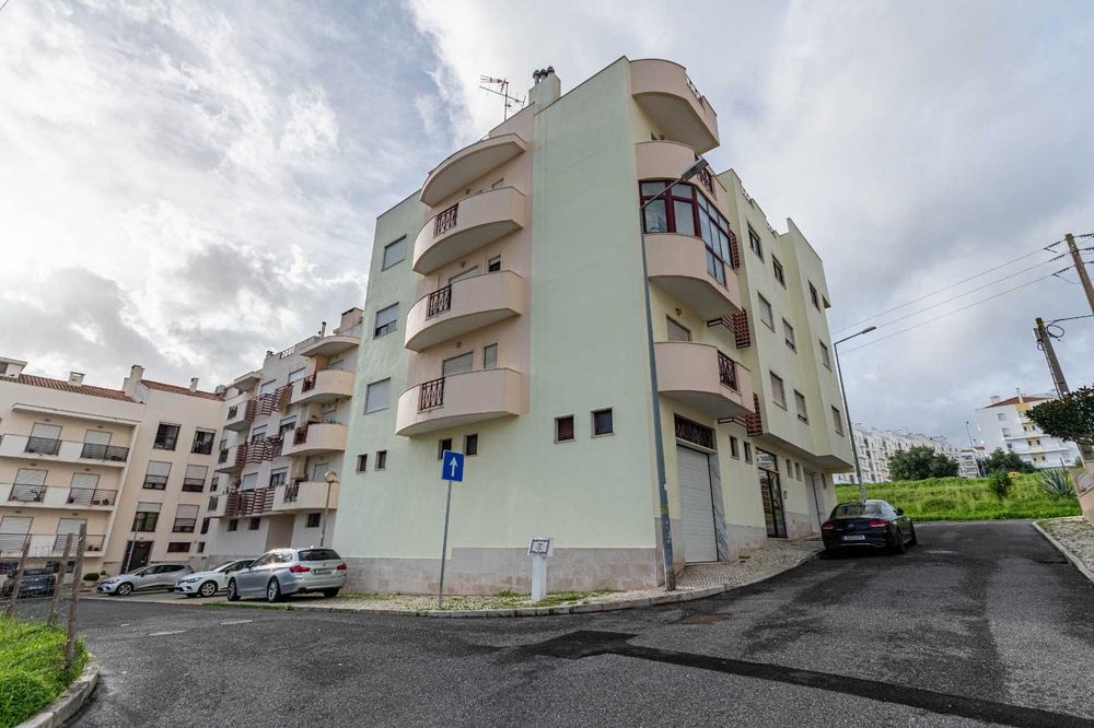 Apartamento T2 / Pretas do Morgado / Povoa de Santa Iria — Póvoa De Santa Iria E Forte Da Casa, Lisboa