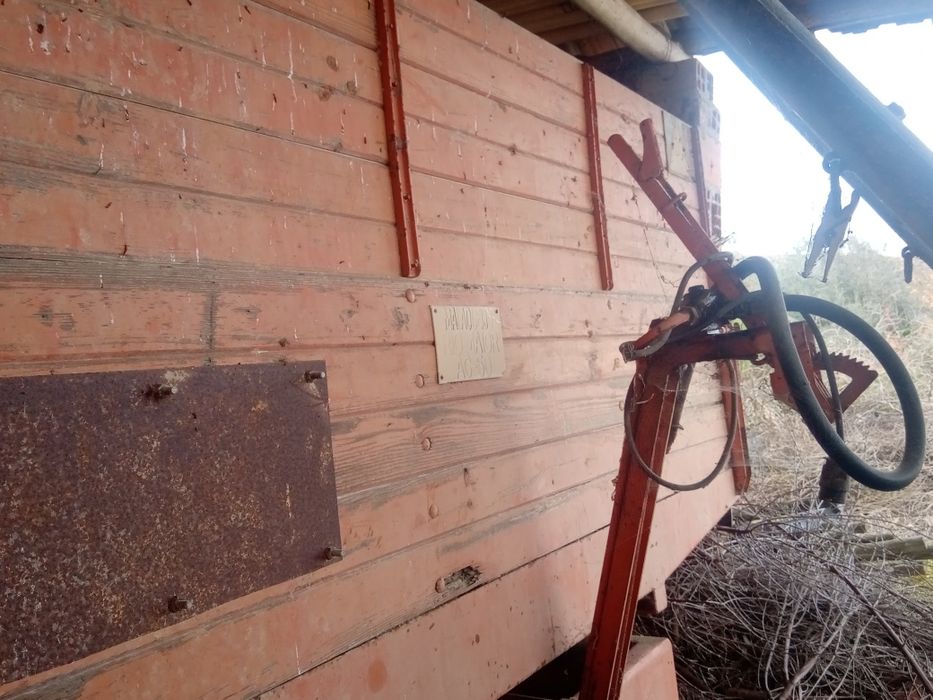 Vendo reboque agrícola rodado duplo e taipal,  7500 kg de carga