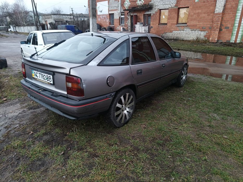Продам Opel Vectra A 2,0 бензин