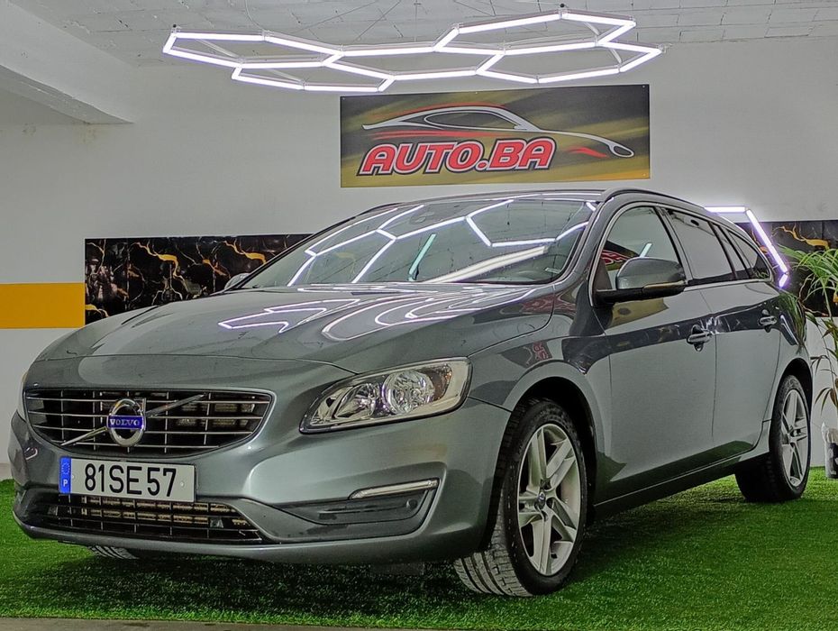 Volvo V60 2.0 D2 R-Design Momentum