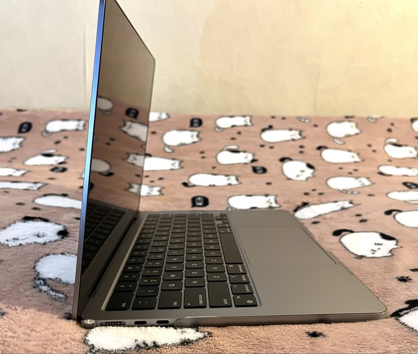 MacBook Air M3, 13.6” 2024р. Space gray, 256 gb. Стан ідеальний
