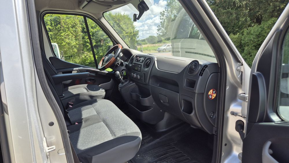 Opel Movano 2016r (Master) 9 osob klima tempomat parktronik webasto