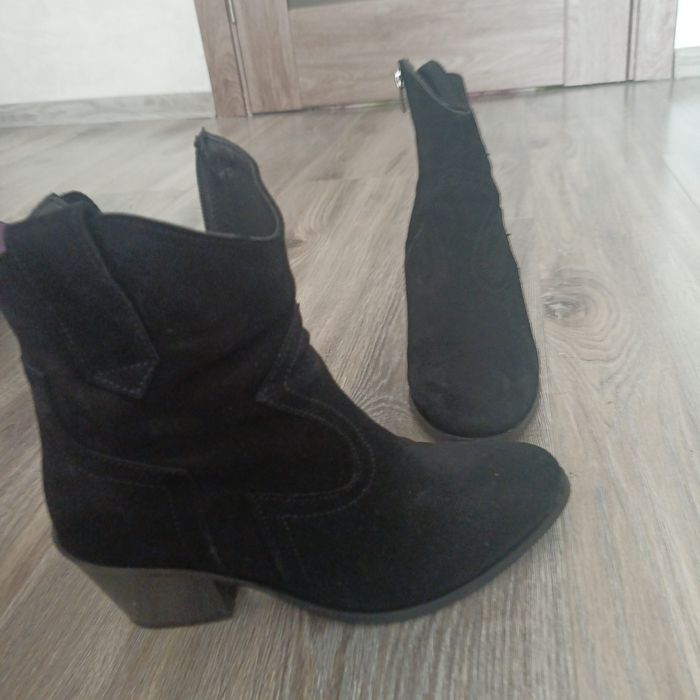 Жіночі чобітки  козаки