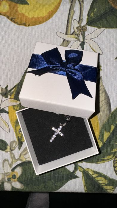 Срібний хрестик з муасанітами 1,1 карат