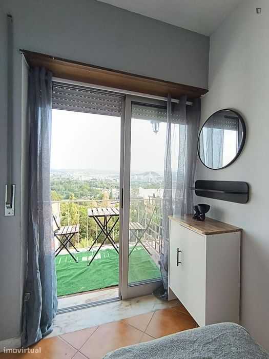 Estúdio - localizado em Alta de Santa Clara Coimbra