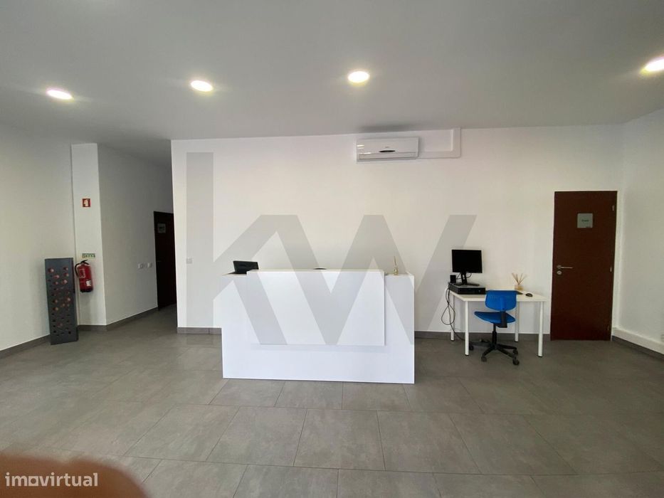 Espaço comercial, renovado, em Portimão
