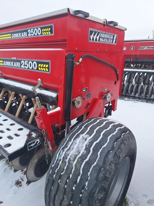 Дискова сівалка SIMULTA 2500 приципна з катками на два бачки