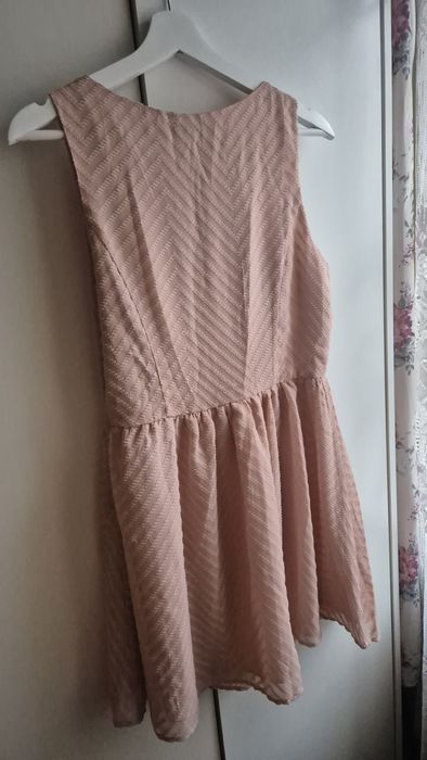 Różowa sukienka r.38 firmy Forever21