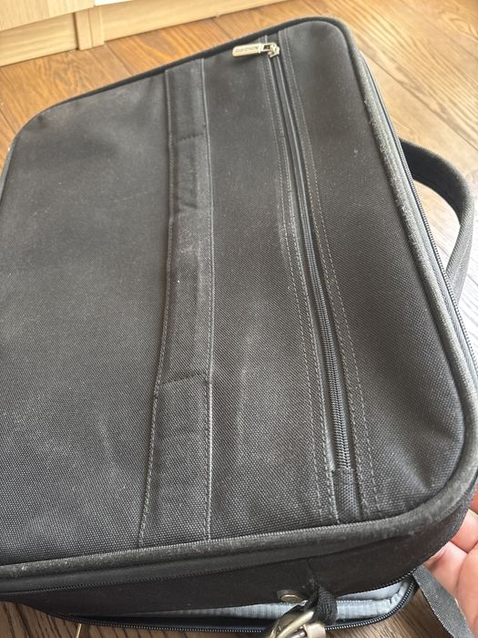 Solidna torba na duzego laptopa