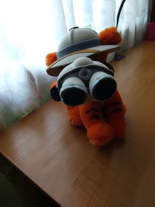 м'яка іграшка тигр