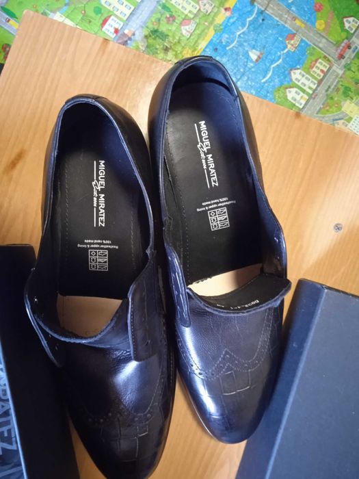 Це взуття я покупав у бутіку,жодного разу їх не взував.